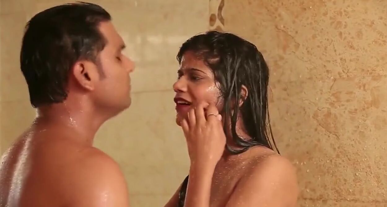 Deshi Couple Sex Video Leaked By His Brother.