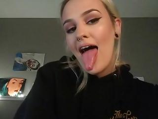 Wake me up with your cum on my face, mouth and tits - SpringBlooms.