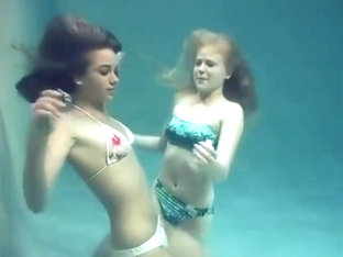 Princess recommendet girls holding underwater breath pool naked