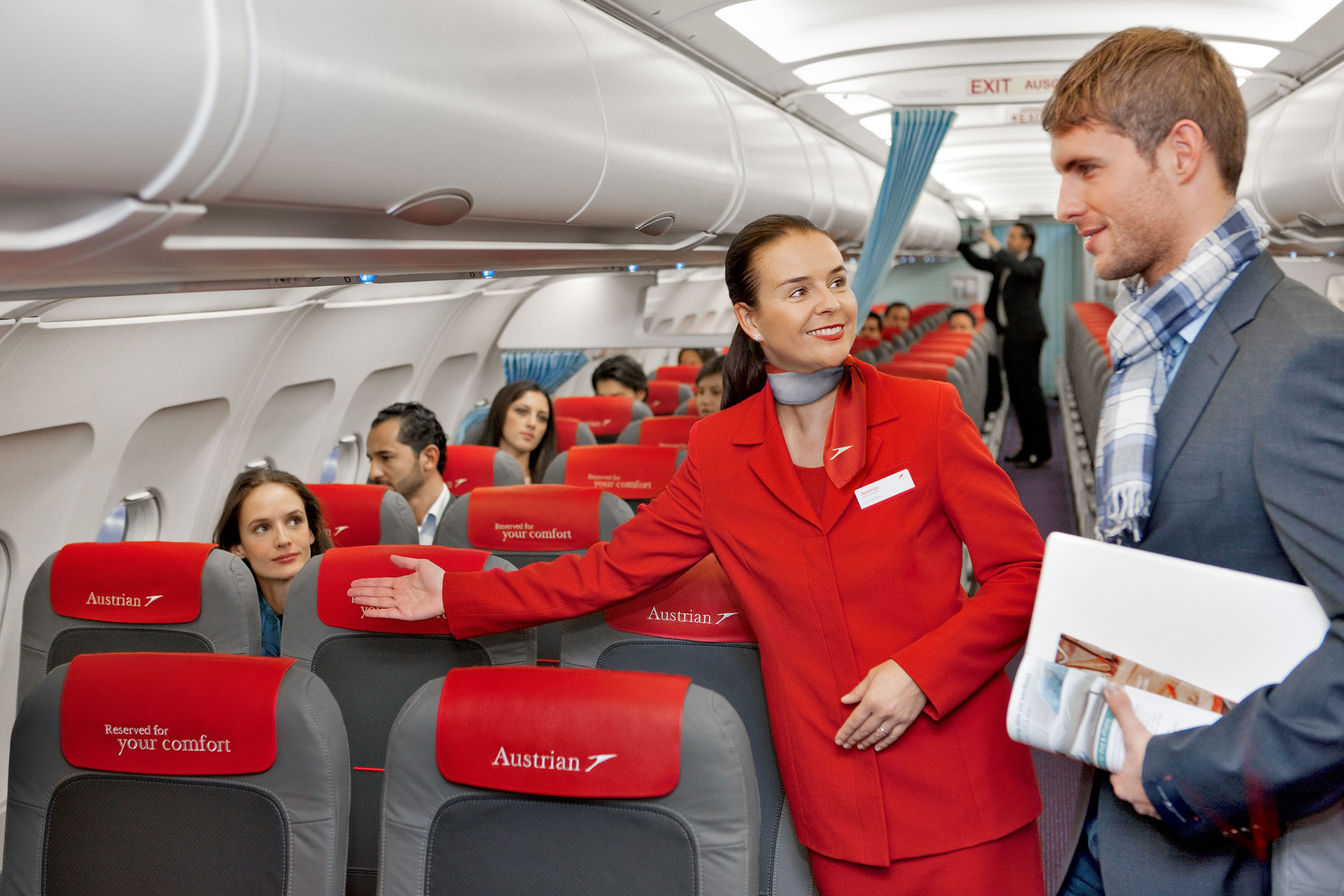 What are the benefits of being a flight attendant