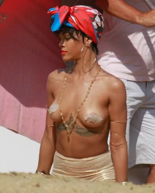 Seatbelt recomended the Rihanna beach naked in