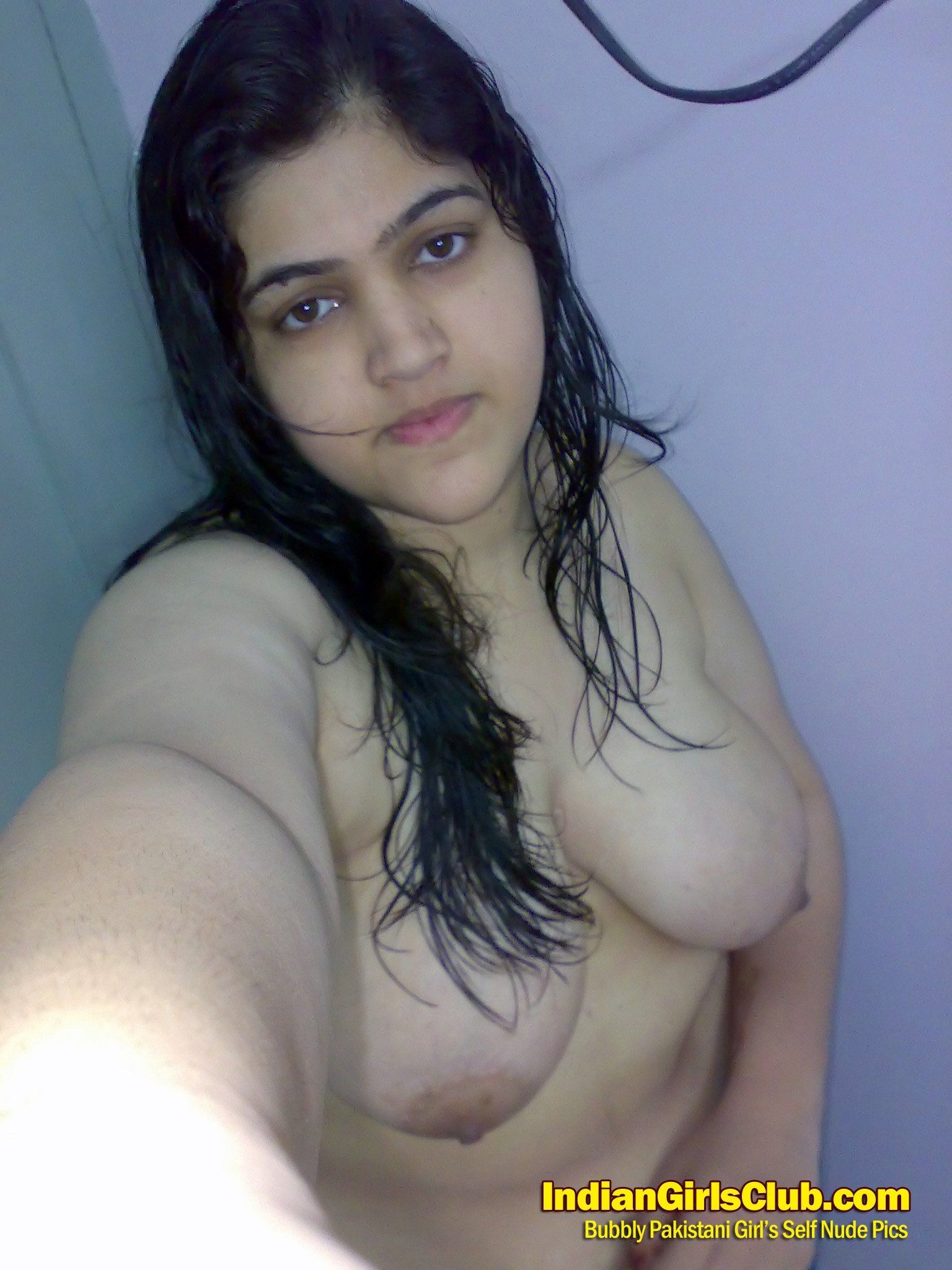 Pakistani girl with boys nude pic
