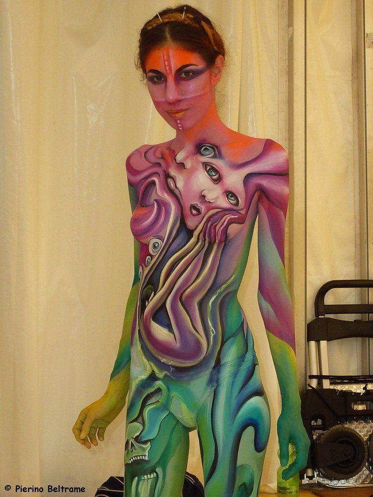Teen body painting contest