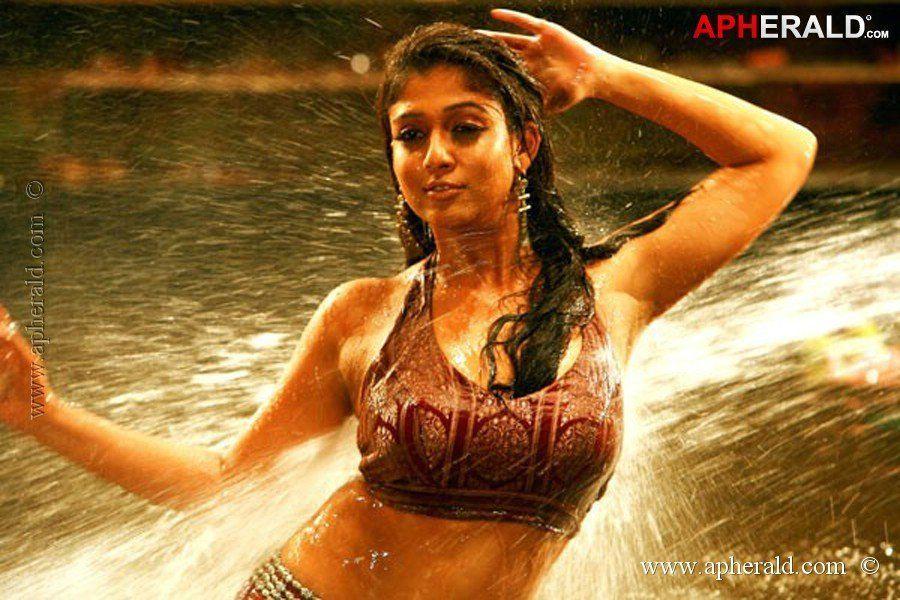 Trouble reccomend Nayanthara very hot in sex scene