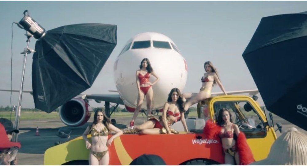 best of Airline commercial with bikinis Russian