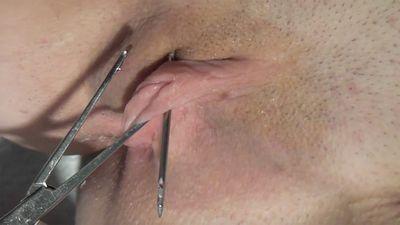 Tansy reccomend Clitoris piercing vid