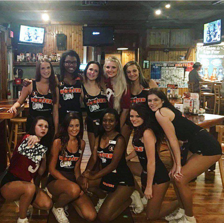 best of Shorts Hooters girls black