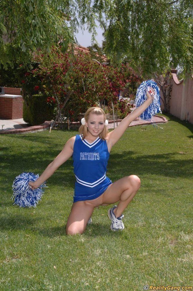 College cheerleader upskirt pussy