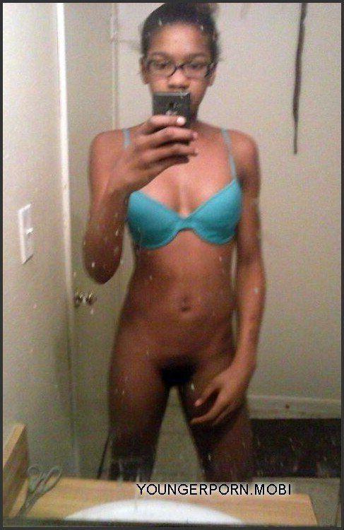 Ebony girl nude selfies