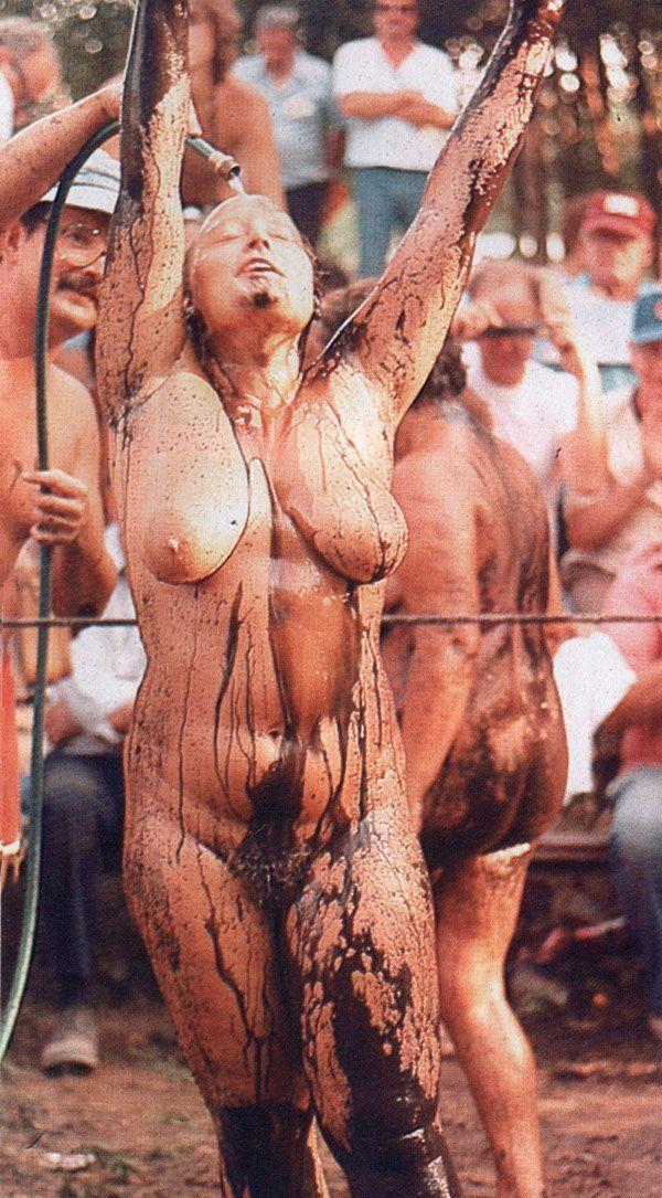 Girls mud wrestle naked