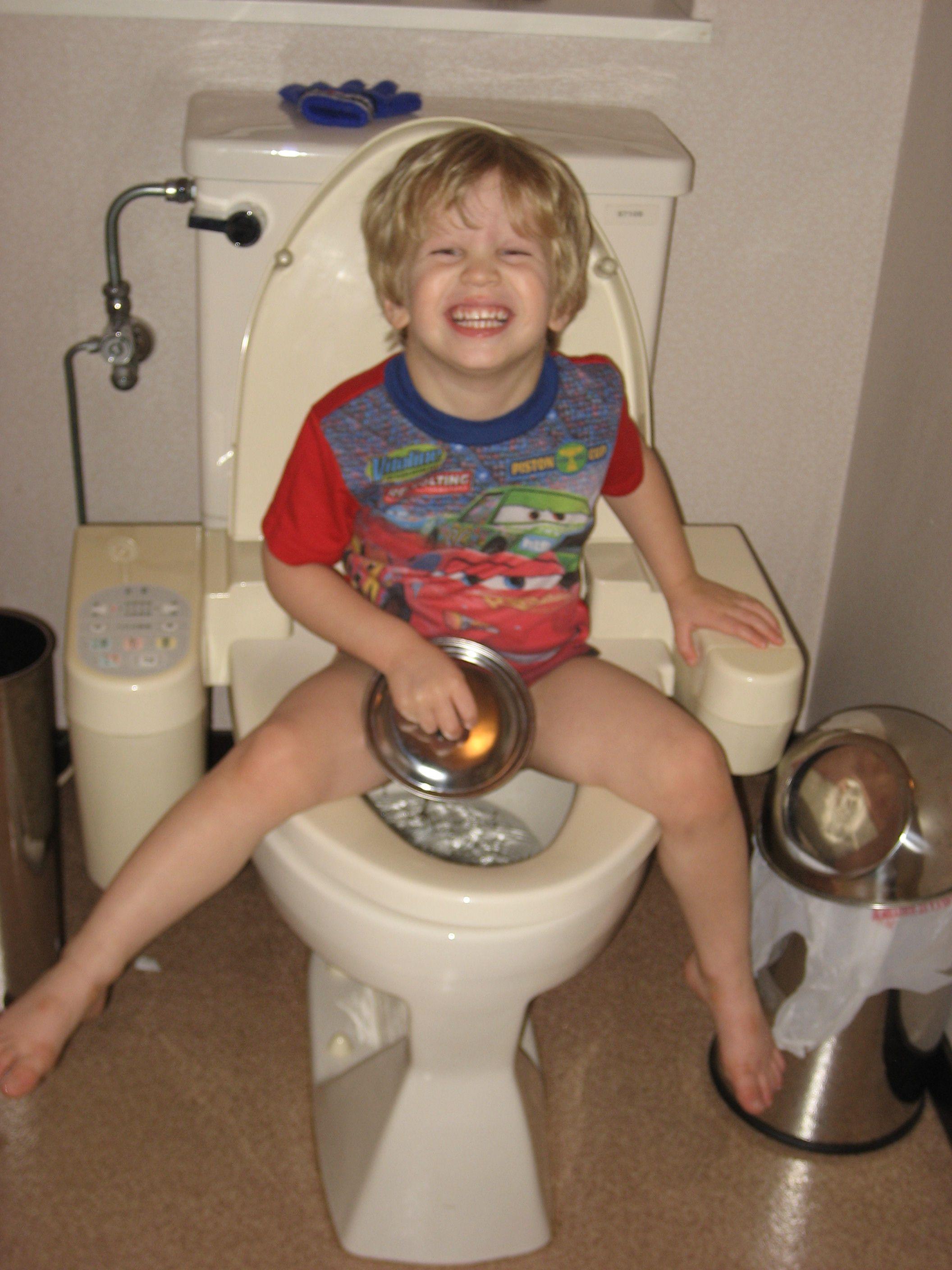 Girls toddler potty nude