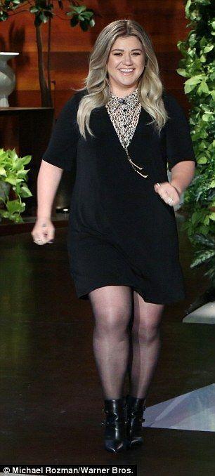 Booter reccomend Kelly clarkson pantyhose