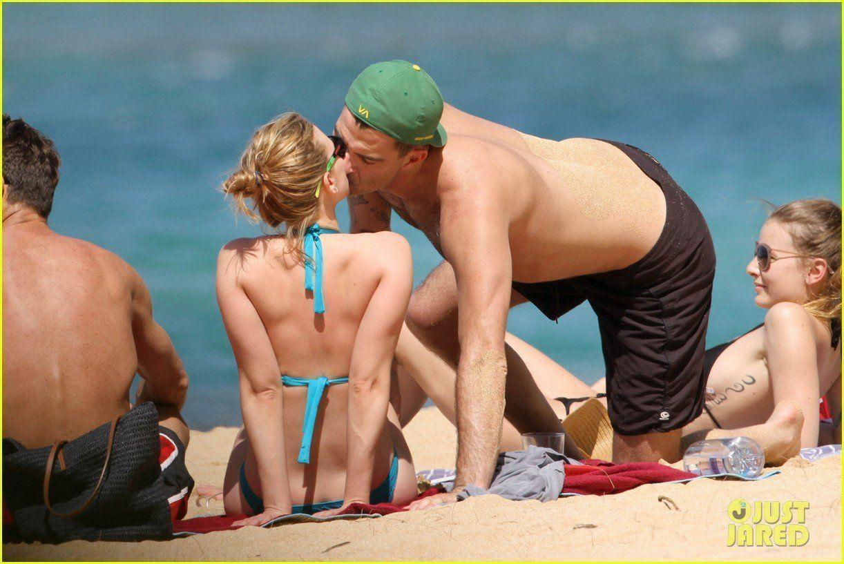 Mulberry reccomend Scarlett johansson naked at beach