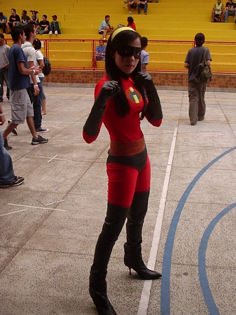 Wonder W. reccomend the incredibles cosplay